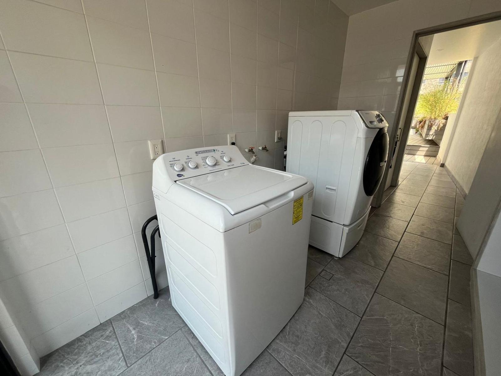 Insurgentes Area Balcony, Outdoor Lounge Apartment Mexico City