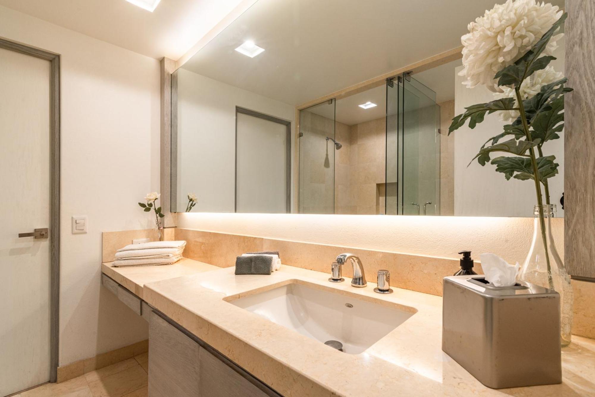 Insurgentes Area Balcony, Outdoor Lounge *